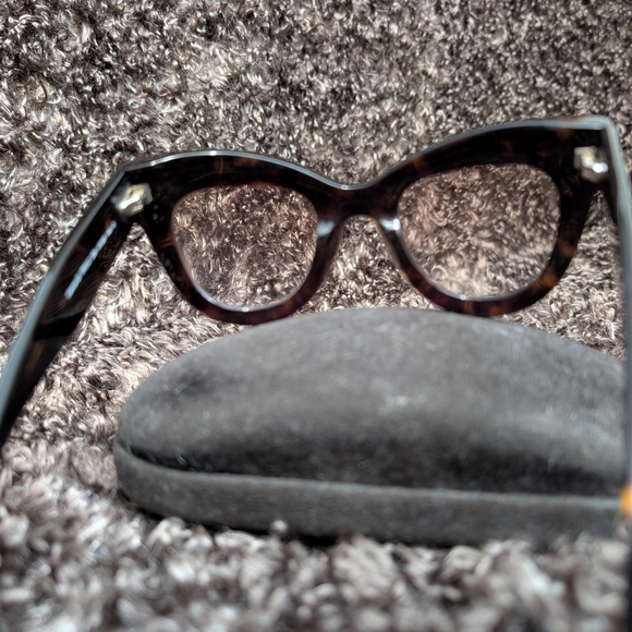 Tom Ford Chick And Stylish Tortoiseshell Sunglasses main image 5